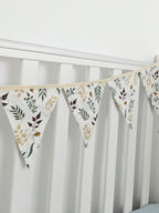 Ghirlanda decorativa Autumn Flowers utilizata in decor camera copilului, realizata de Misina's Store