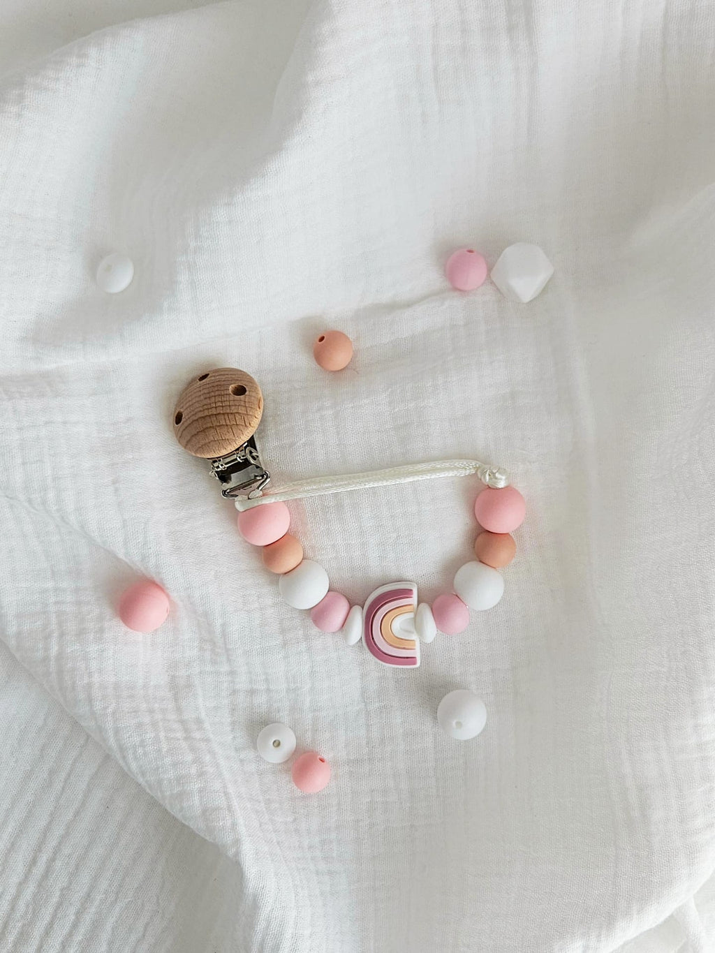 Clips lantisor pentru suzeta cu bile din silicon curcubeu roz