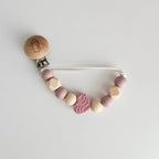 Clips lantisor pentru suzeta cu bile din silicon inima roz