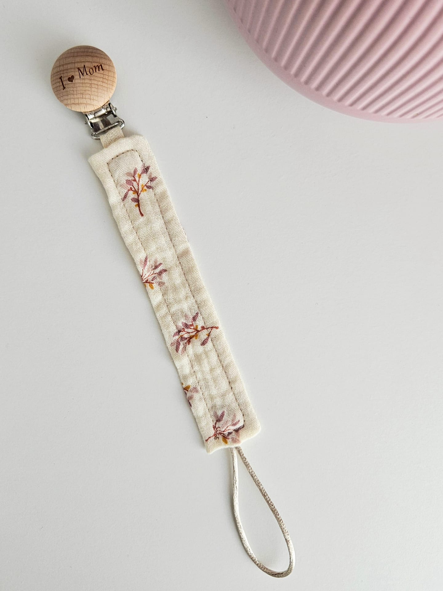 Clips lantisor pentru suzeta din muselina cu imprimeu floral beige