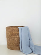 Paturica pentru bebelusi din muselina uni culoare glacier, moale si usoara, dimensiuni 70x90 cm sau 40x60 cm