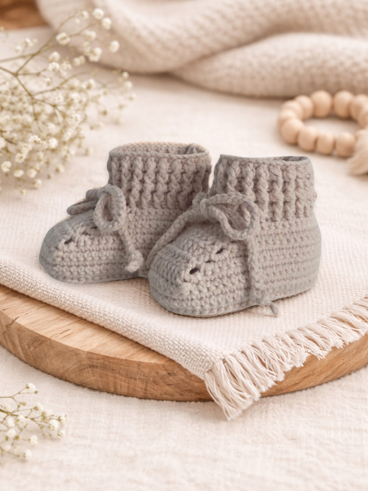 Botoșei croșetați manual din bumbac pentru bebeluși, culoare natural beige, mărimi 0-3 și 3-6 luni, cadou botez