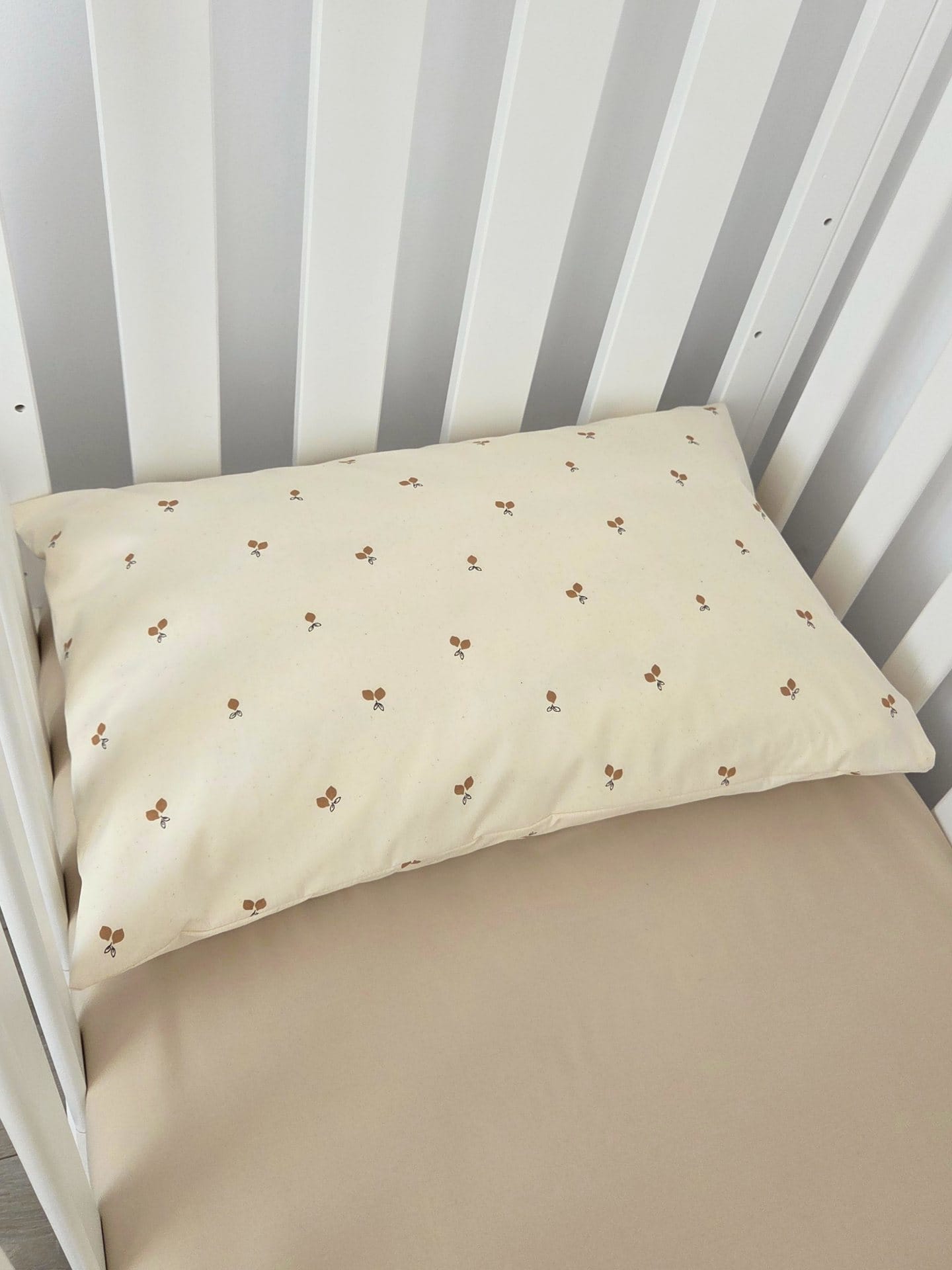 Fata de perna premium din bumbac 100% pentru copii, cu imprimeu natural fruits, dimensiune 40x60 cm
