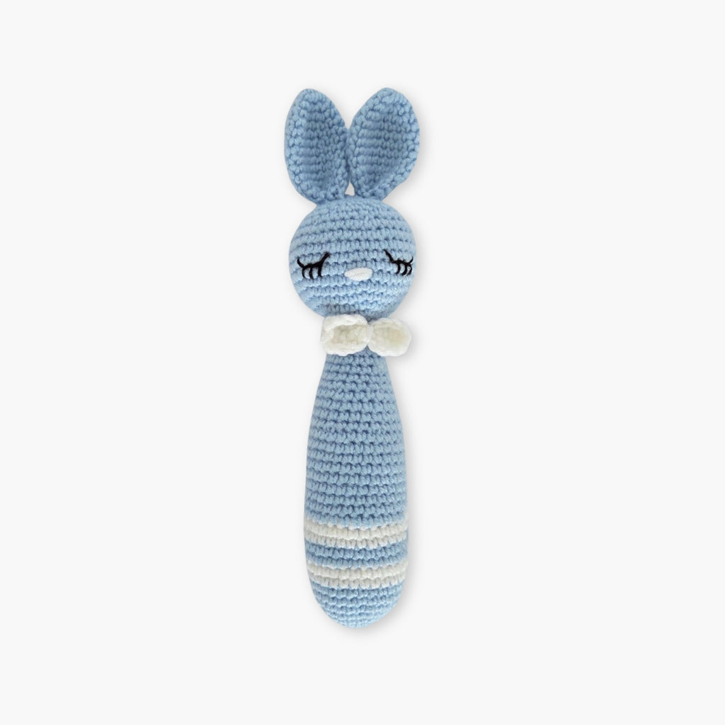 Obiect crosetat decorativ pentru bebe, model iepuras, realizat handmade din bumbac premium