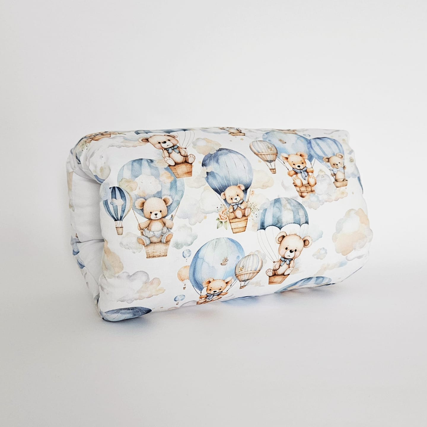 Detaliu imprimeu Balloon pe manson alaptare, realizat de Misina's Store – confortabil si practic pentru mamici