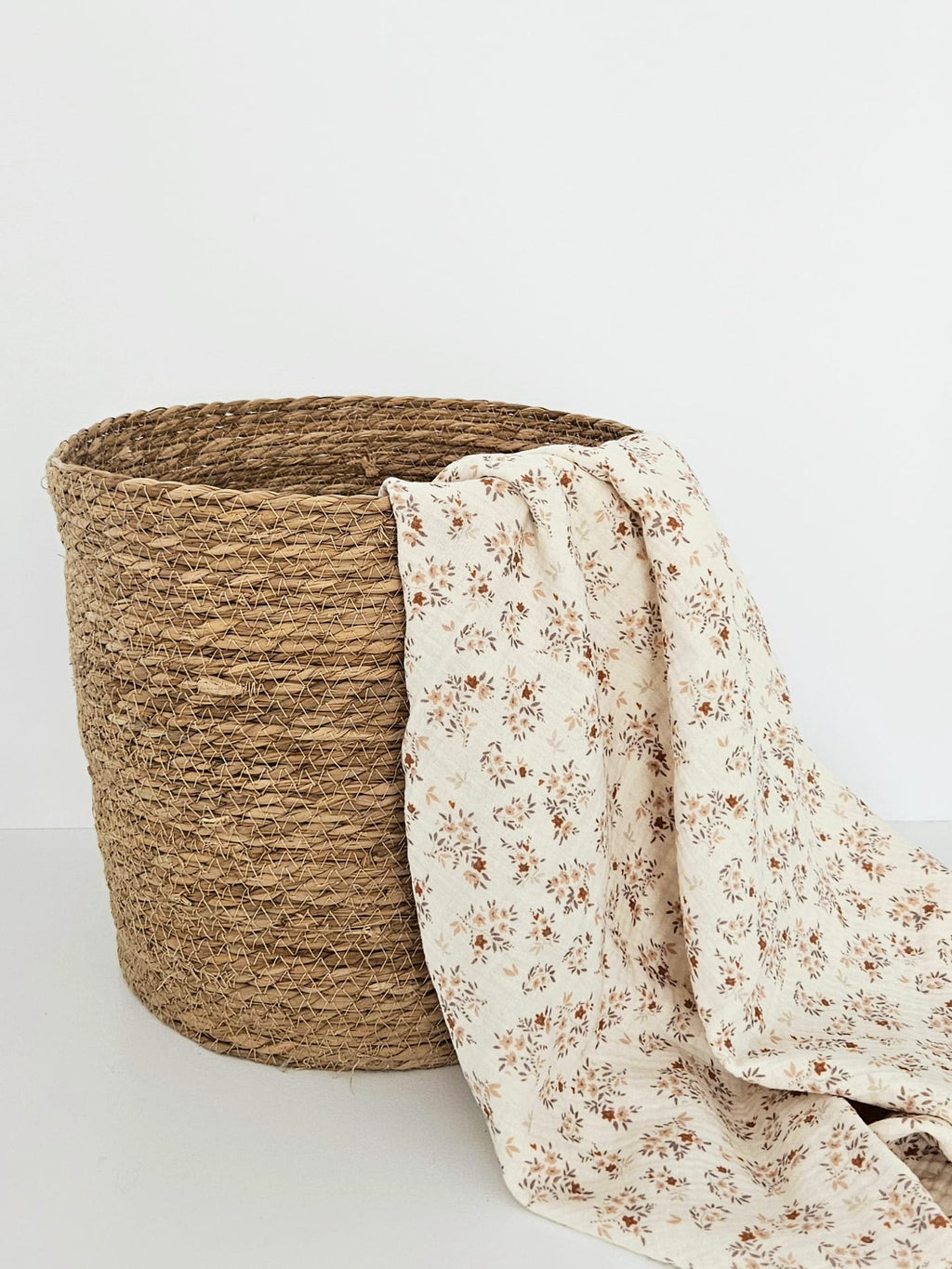 Muselina 70x90 cu imprimeu Bouquet Ecru, bumbac 100% Oeko-Tex, realizata de Misina's Store – vedere completa