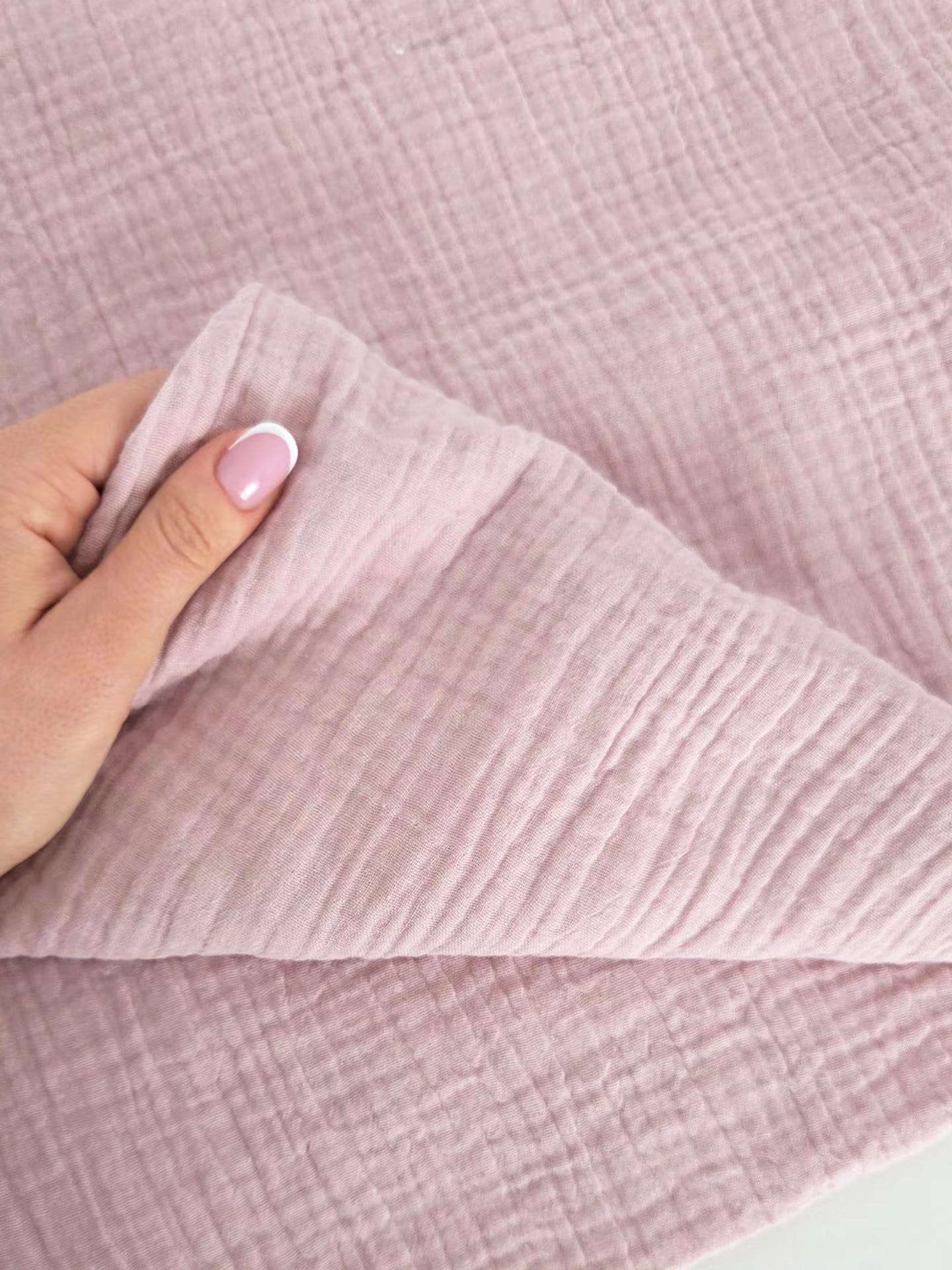 Paturica din muselina uni petale pentru bebelusi, potrivita pentru somn si plimbari
