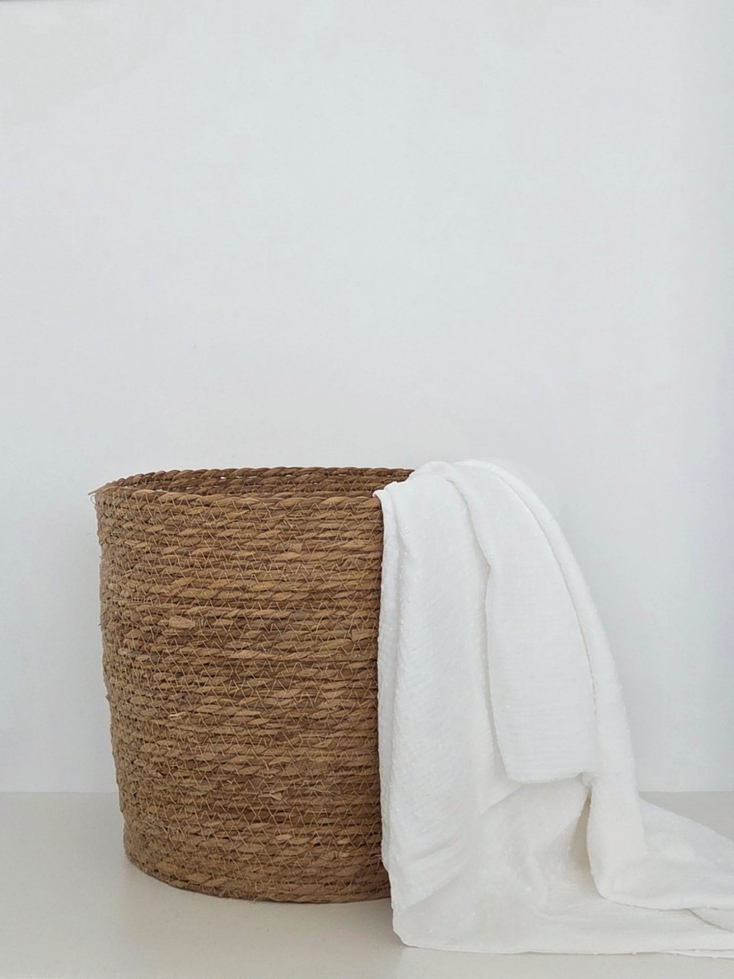 Muselina din bumbac 100% culoare Dobby White, dimensiune 70 x 90 cm, material moale si respirabil