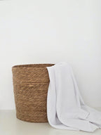 Paturica din muselina uni optic white pentru bebelusi, potrivita pentru somn si plimbari
