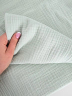 Muselina din bumbac 100% culoare Vintage Mint, dimensiune 70 x 90 cm, material moale si respirabil
