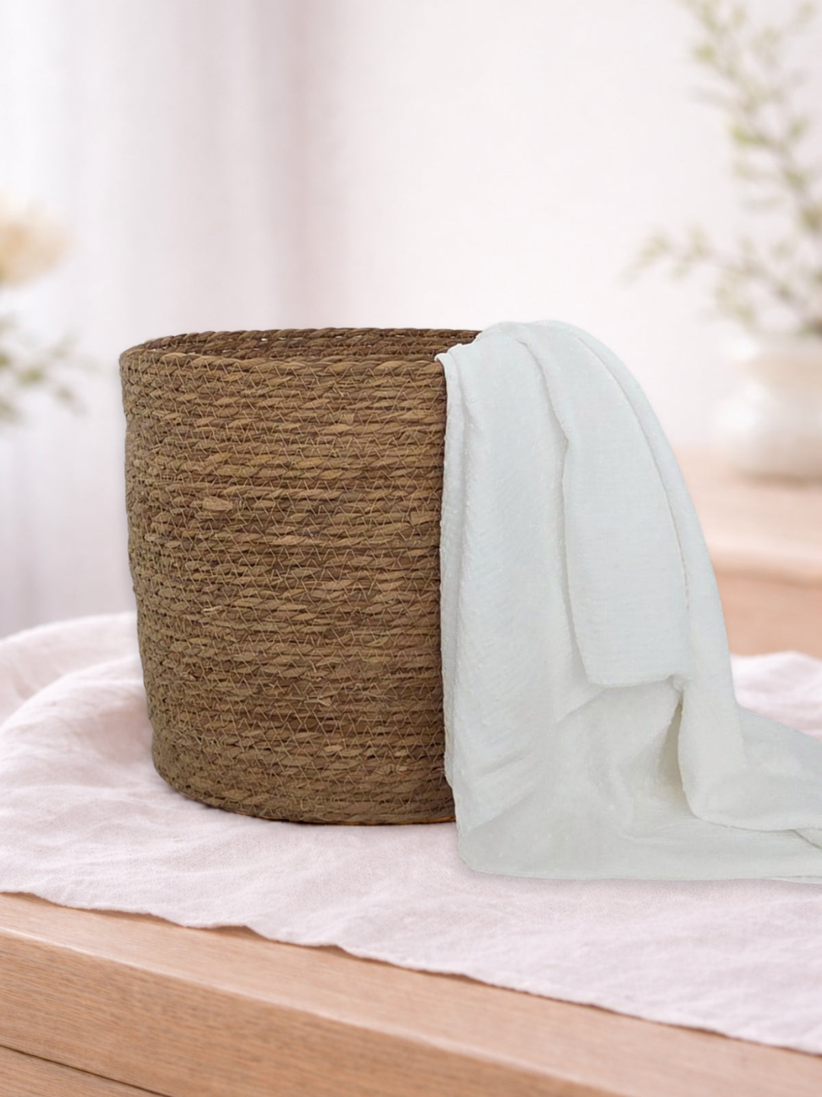 Muselina din bumbac 100% pentru bebelusi, model Dobby White