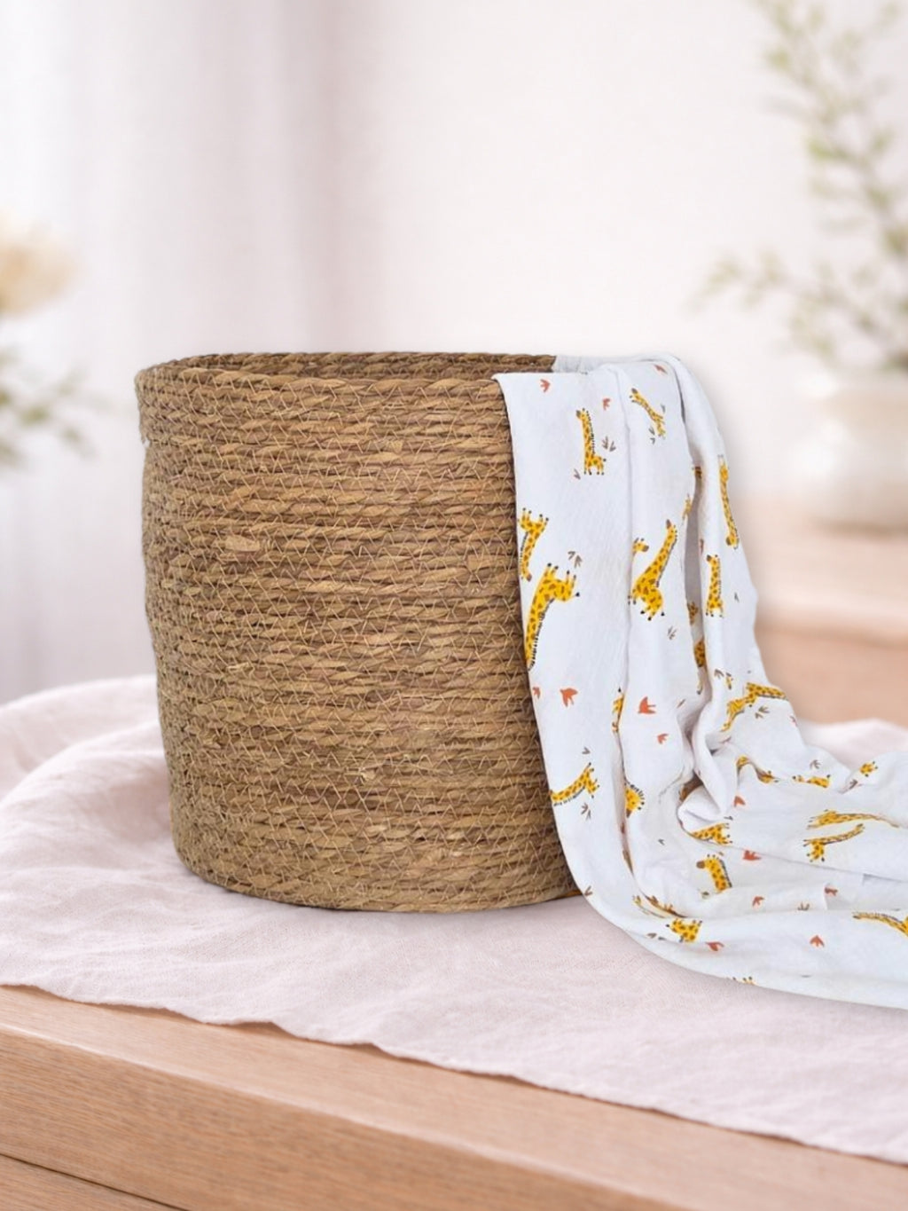 Muselina din bumbac 100% pentru bebelusi, model Giraffe White / Yellow