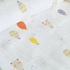 Muselina din bumbac 100% pentru bebelusi, model Hot Air Balloons, rulata