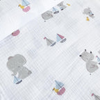 Muselina din bumbac 100% pentru bebelusi, model Little Elephants & Rhinos White, rulata