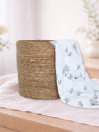 Muselina din bumbac 100% pentru bebelusi, model Little Elephants & Rhinos White