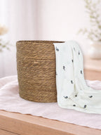 Muselina din bumbac 100% pentru bebelusi, model Little Whales White