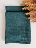 Detaliu imprimeu Emerald pe muselina bumbac 100% Oeko-Tex, realizata de Misina's Store