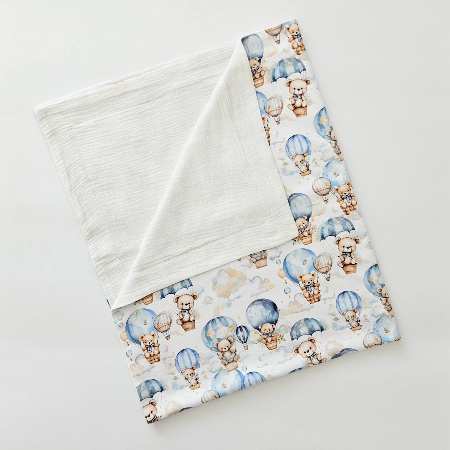 Detaliu imprimeu Baloon pe patura dubla 80x100 din muselina White si bumbac, Oeko-Tex, realizata de Misina's Store