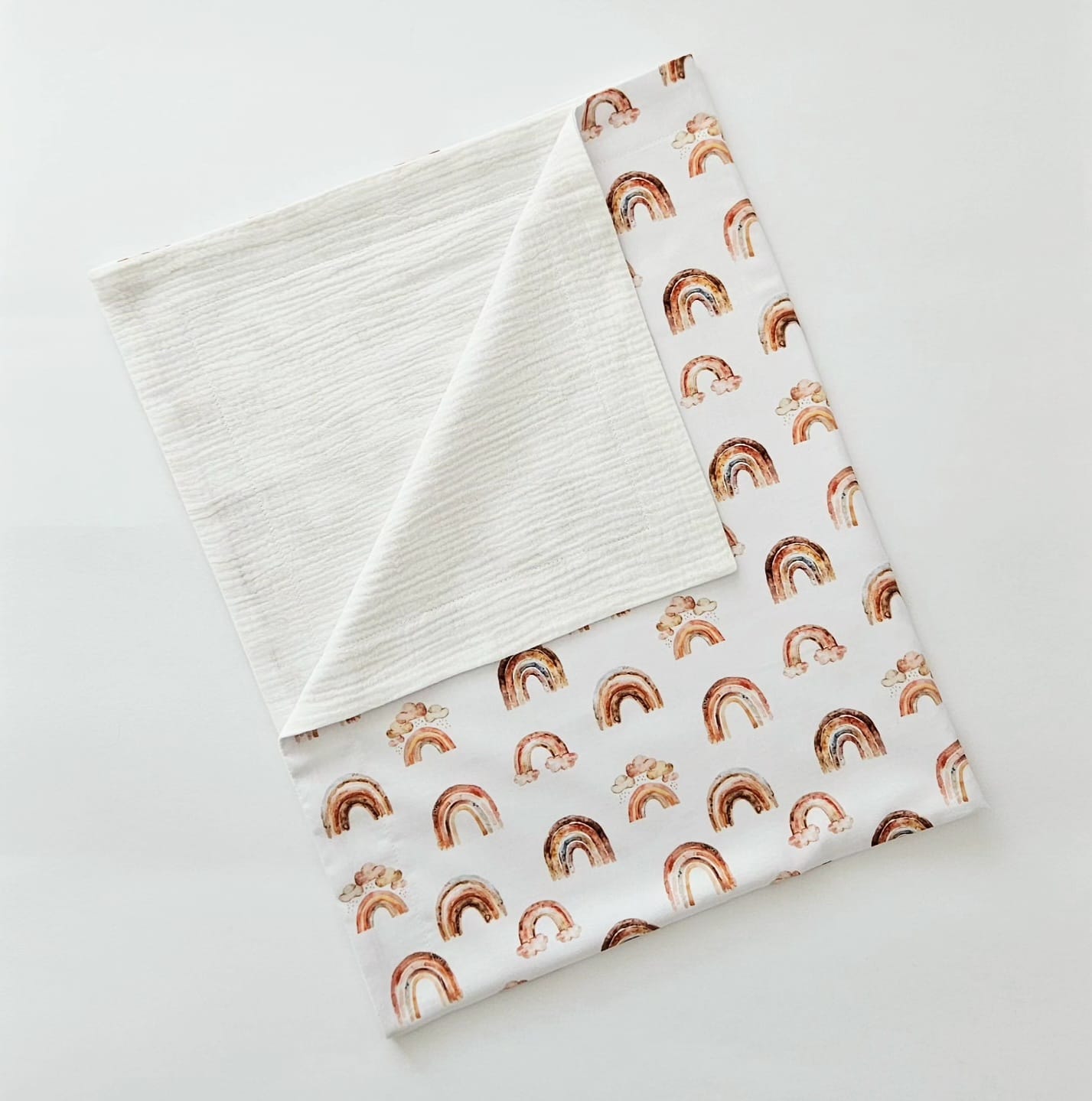Patura dubla 80x100 din muselina si bumbac, imprimeu Rainbow pe bumbac si muselina White UNI, realizata de Misina's Store – vedere completa