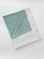 Detaliu paturica 80x100 din muselina si Waffle, White – Blue, realizata de Misina's Store