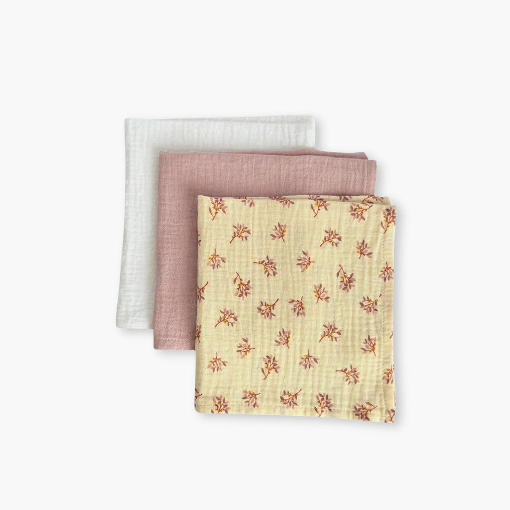 Set 3 prosoape muselina 25x25 pentru bebelusi in nuante judy, petale si alb