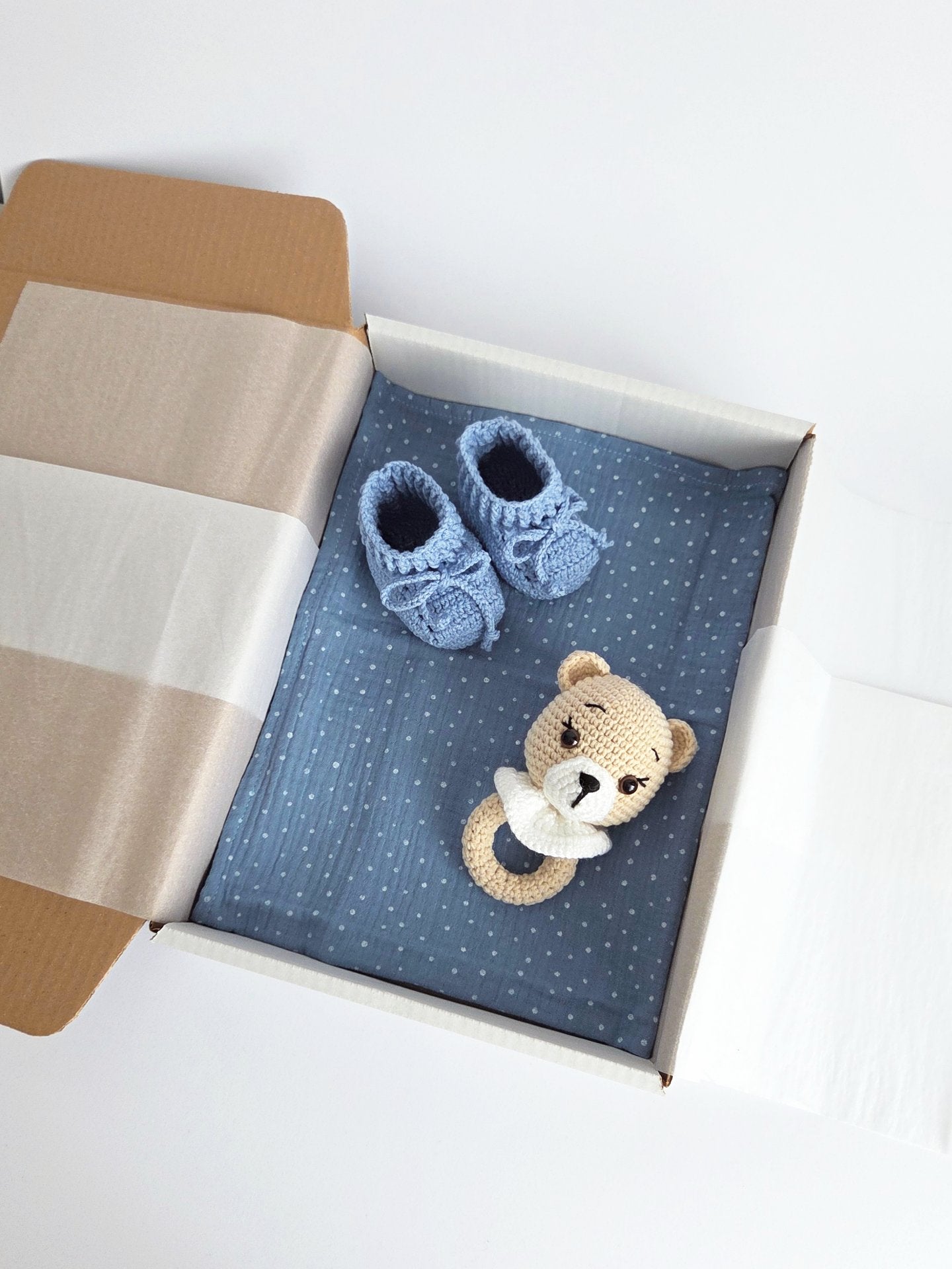 Set cadou pentru bebe cu ursulet si botosei, 3 piese
