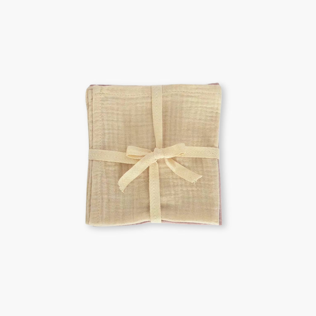 Set 3 prosoape muselina 25x25 pentru bebelusi ambalate cu panglica